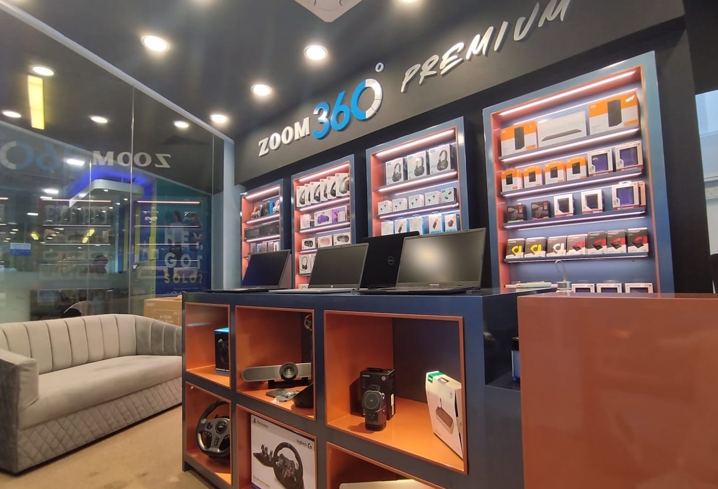 About Us - Best Computer Shop in Colombo | Zoom360